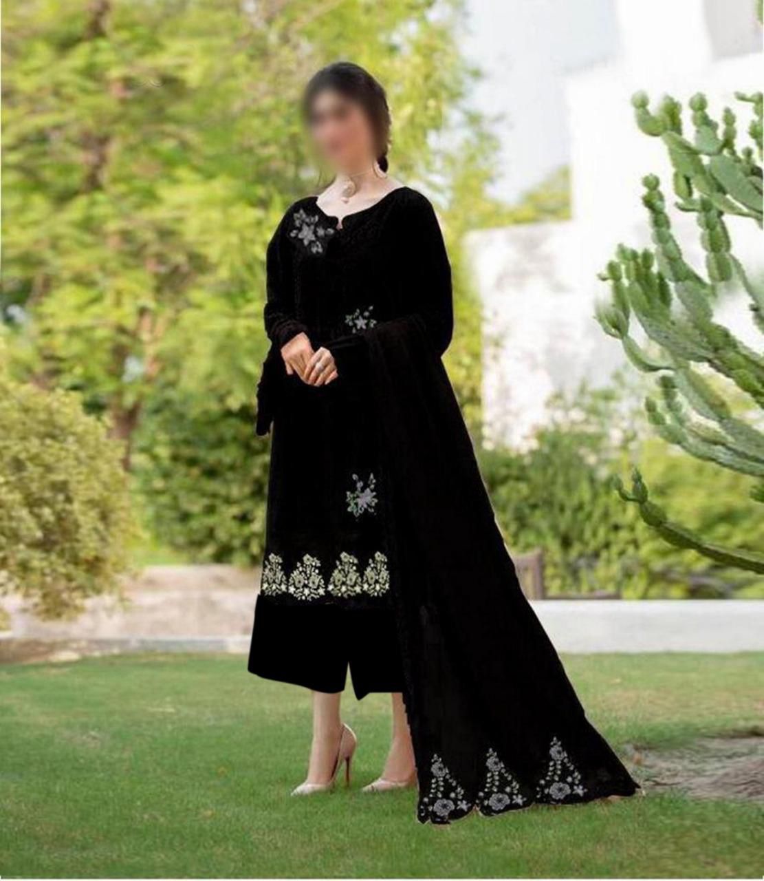 Zarqash Chicken Kari Collection: Embroidered Cotton Suit with Chiffon Dupatta