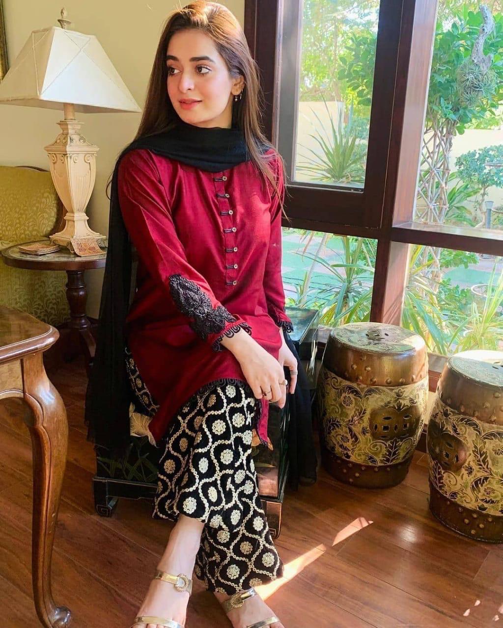 Maria B 2K25 Summer Collection: Elegant Embroidered Lawn Suit for Everyday Glam