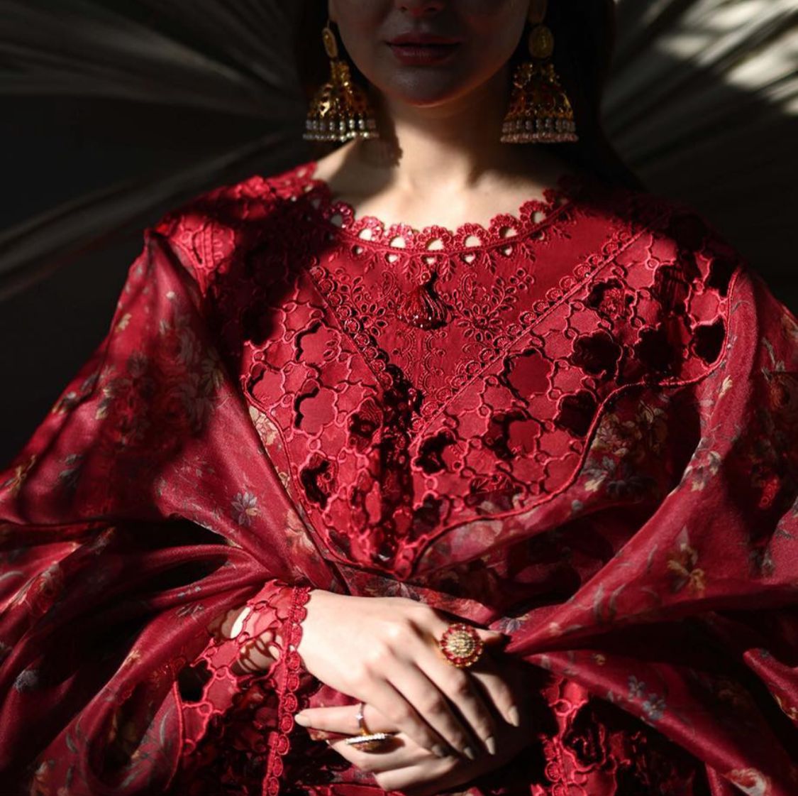 QALAMKAR Cotton & Organza Collection: Chikankari Embroidered Suit with Digital Printed Dupatta