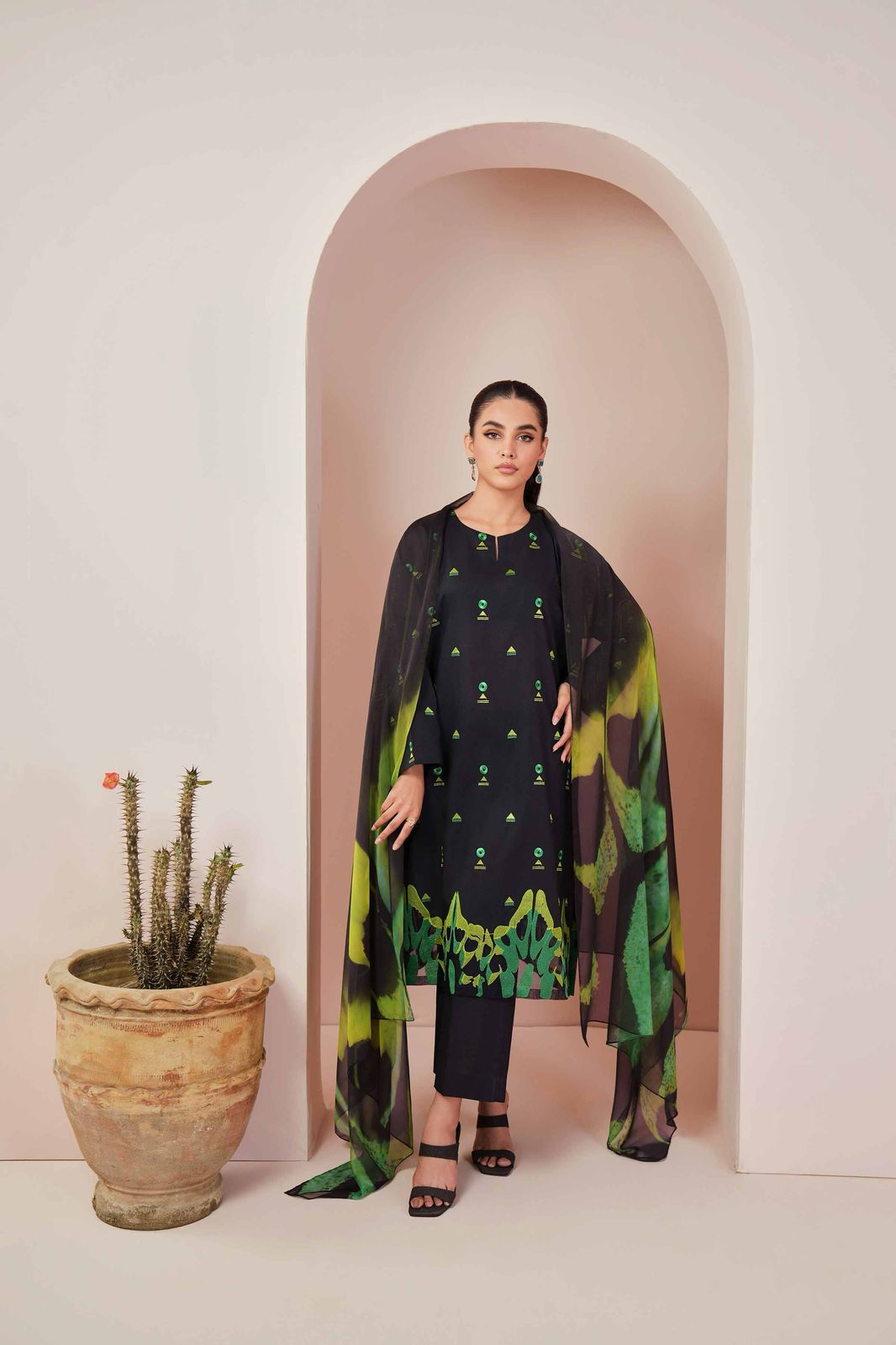 LAWN COTTON Suit With CHIFFON Dupatta