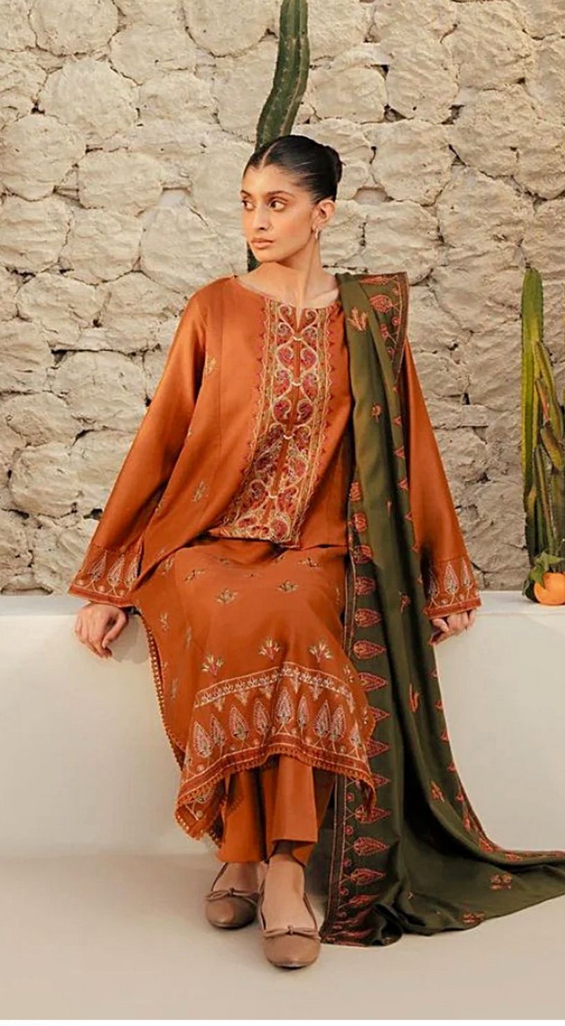 Beachtree Hit Unstitched 3-Piece Suit with Chiffon Embroidered Dopatta