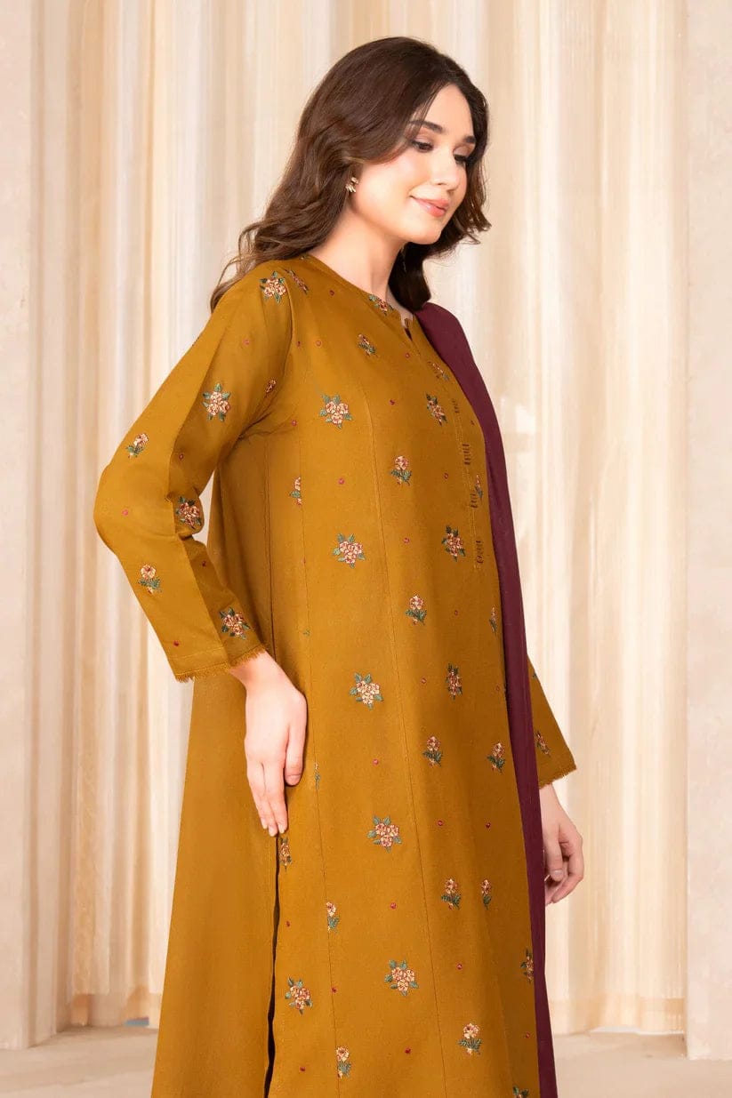 Baroque Luxury Collection 2K25: Embroidered Lawn Suit with Zari & Sequence Work Dupatta