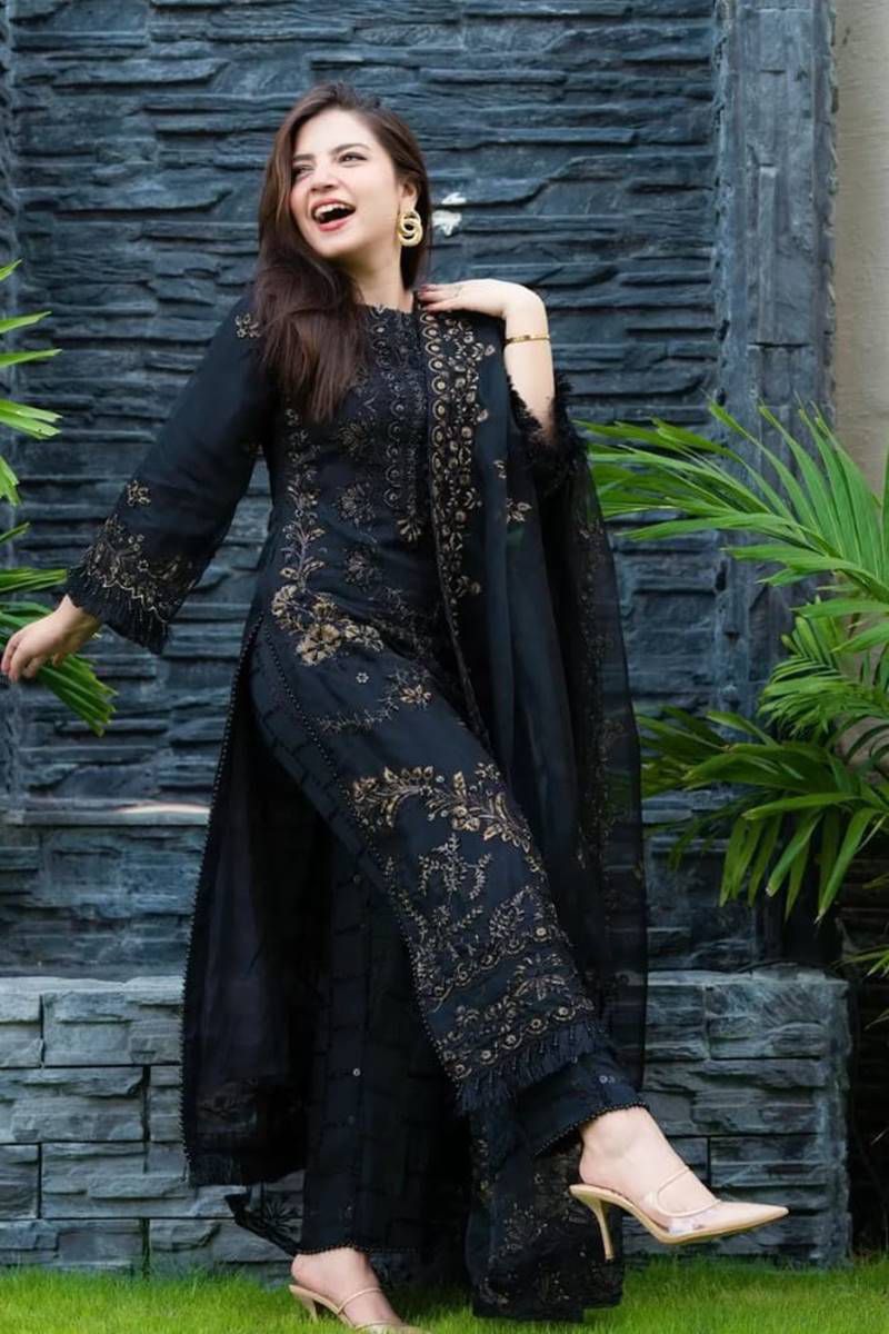 A 2K25 Lawn Collection ā Maria B Edition